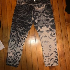 Lululemon Wunder Under Crops